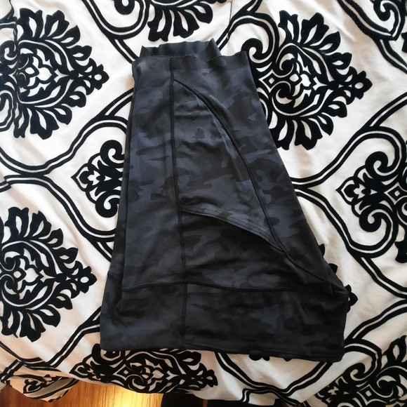 Fast and free shorts 8" size 8 - Picture 7 of 7